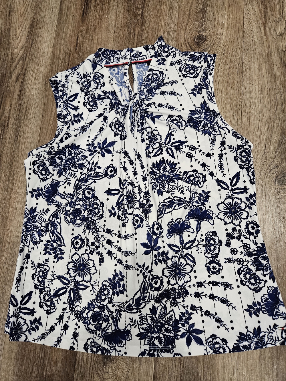 Tommy Hilfiger White Sleeveless Floral Tie-Neck Camisole
